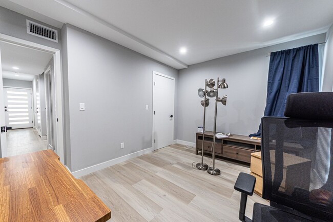 Building Photo - 2223 S Highland Ave