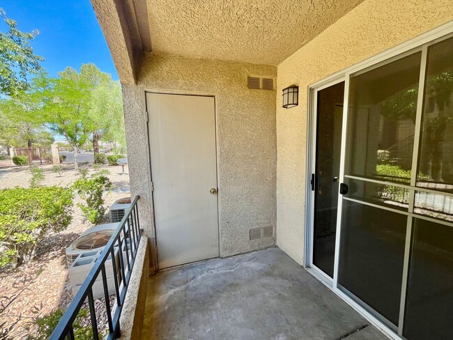 Building Photo - First-Floor Condo with Detached Garage in Gated Ranch Viejo