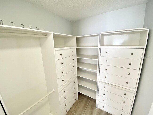 Building Photo - 6126 Curry Ford Rd