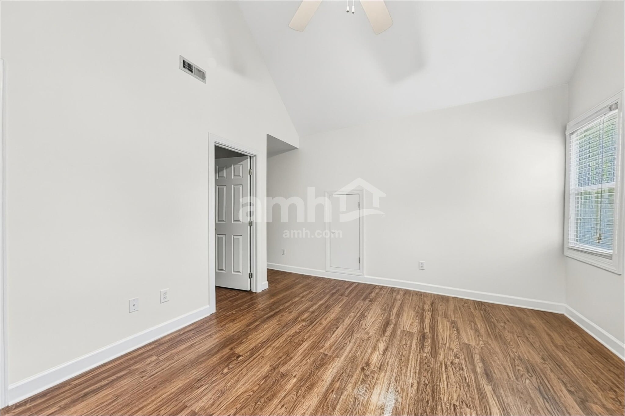 Building Photo - 2713 Denbel Cir