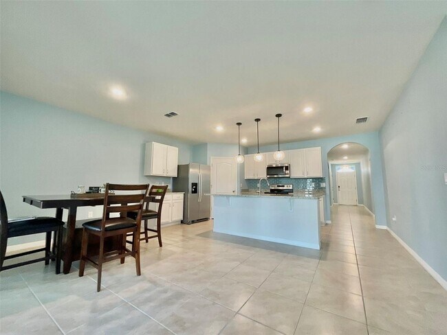 Building Photo - Harmony Rental