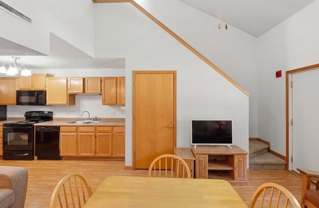 Building Photo - 1181 Canyon Rd