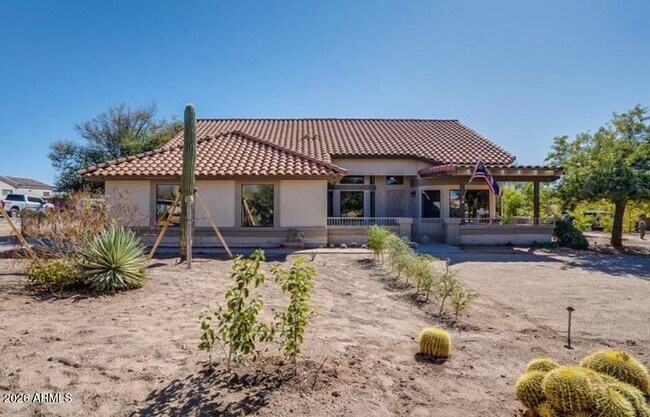 Building Photo - 6121 E Milton Dr