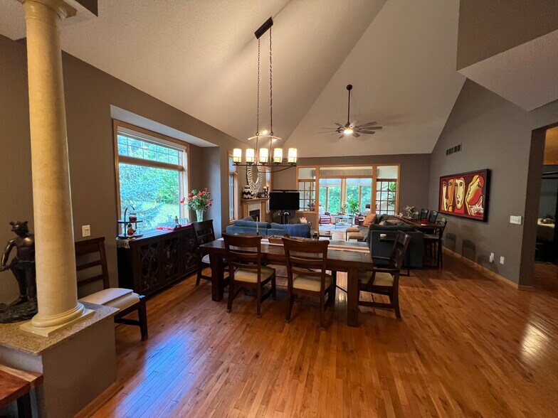 Building Photo - 13904 Shoreside Ct