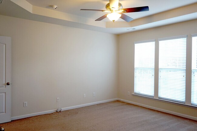 Building Photo - Showing will Start on May 17th! Gorgeous 3...