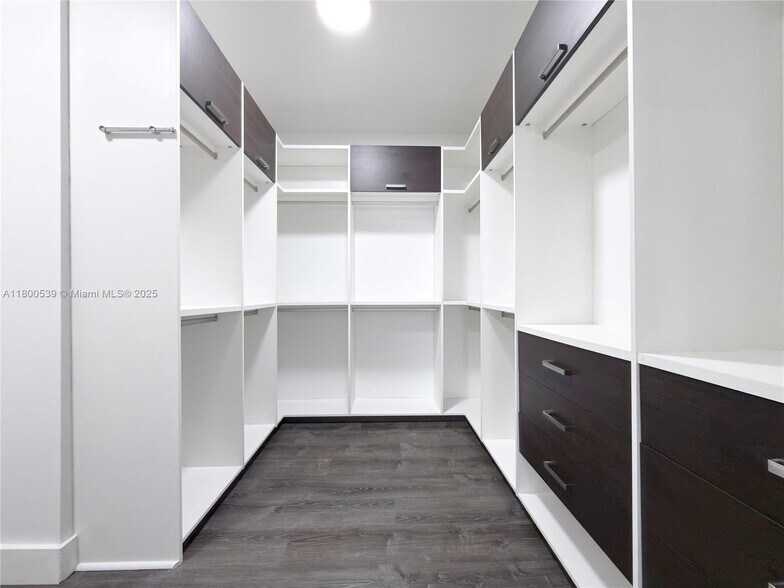 Building Photo - 10423 NW 70th Ln