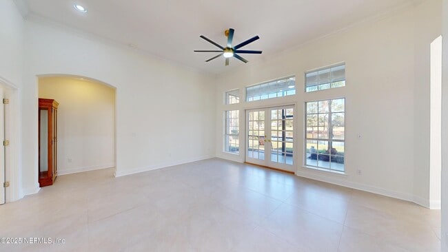 Building Photo - 10061 Vineyard Lake Rd E