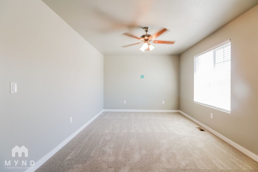 Building Photo - 5718 Osprey Dr