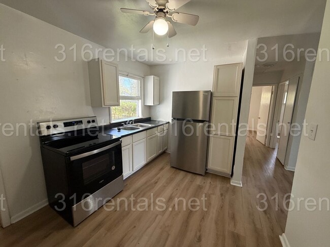 Building Photo - $950 - **COMING SOON** 2 bedroom / 1 bathroom - Haysville Single Family Home