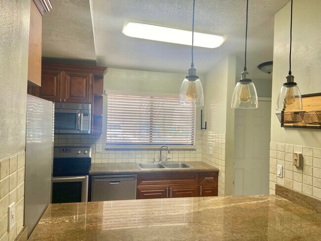 Building Photo - 21 Farnworth Dr