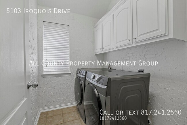 Building Photo - 5103 Iroquois Dr