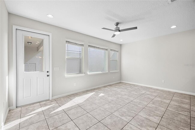 Building Photo - 8019 Glenlloyd Ave