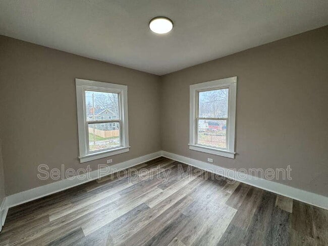 Building Photo - 2927 Hoagland Ave