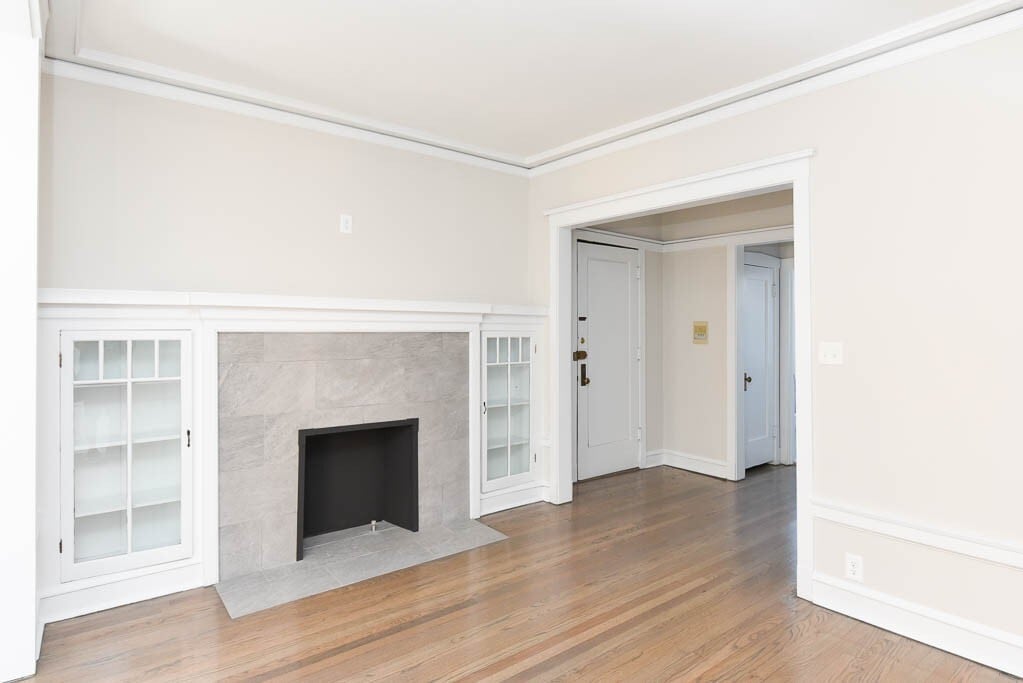 Building Photo - 2418 N Sawyer Ave