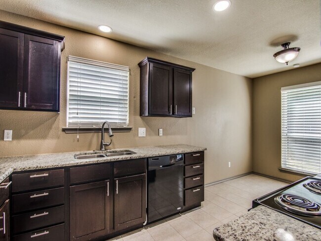 Building Photo - 7716-7718 Sable Lane