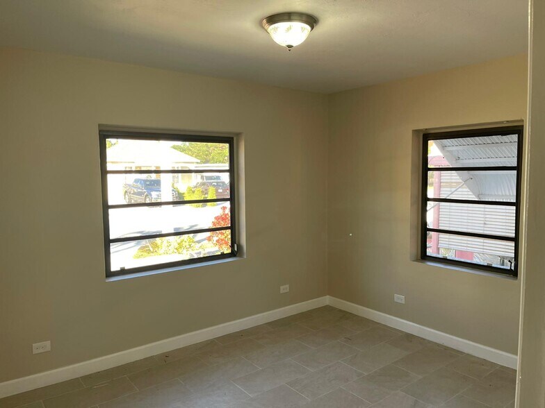 Master Bedroom - 3344 SW 22nd Ter