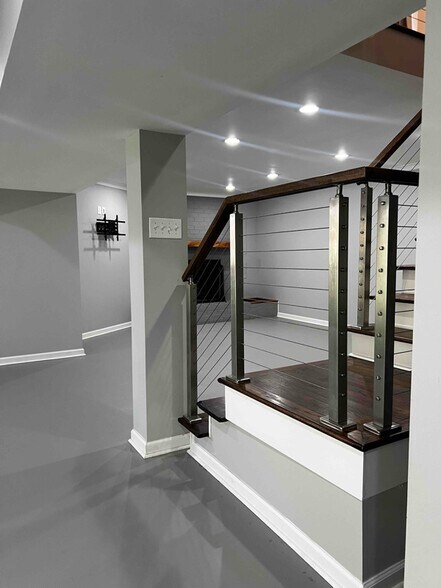 Building Photo - 156 Barksdale Dr