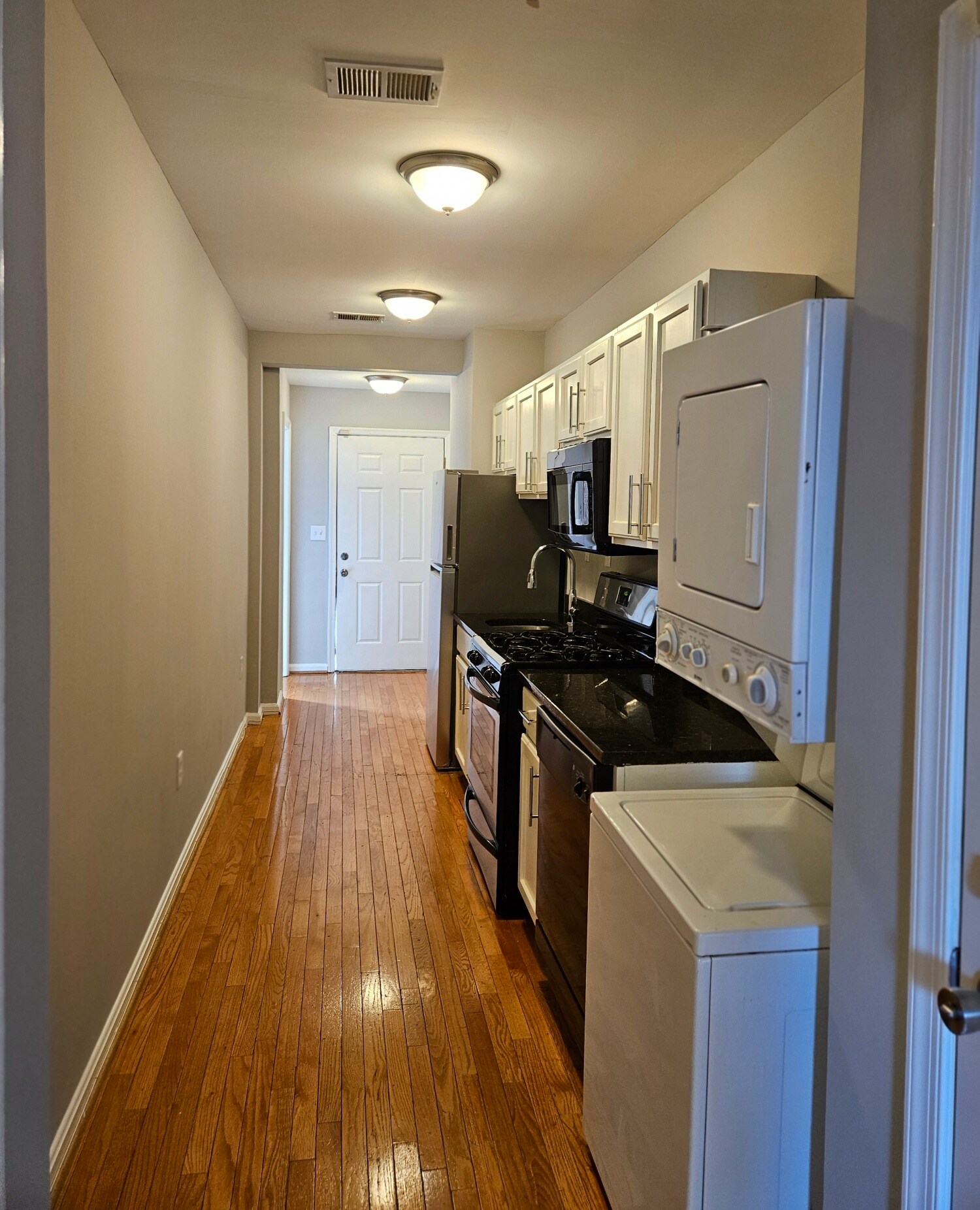 Building Photo - 330 Delafield Pl NW