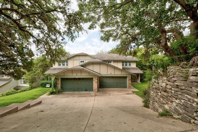 Primary Photo - 1928 Holly Hill Dr