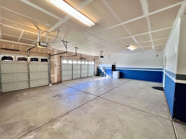 Building Photo - $2,695 Church & Clovis Ave., 4 Bedroom House - Edna Ave. Fresno / Energy Efficient