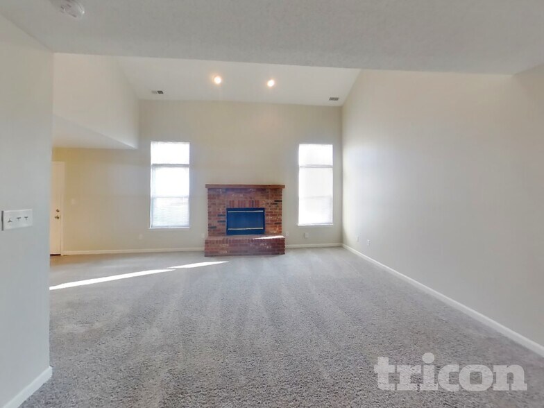 Building Photo - 10249 Cadogan Dr