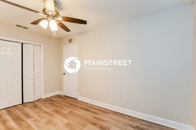 Building Photo - 4 Bedroom Pet-Friendly Home in ORLANDO, FL with Main Street Renewal