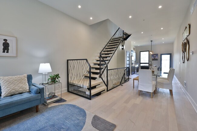 Building Photo - 2541 Turner St