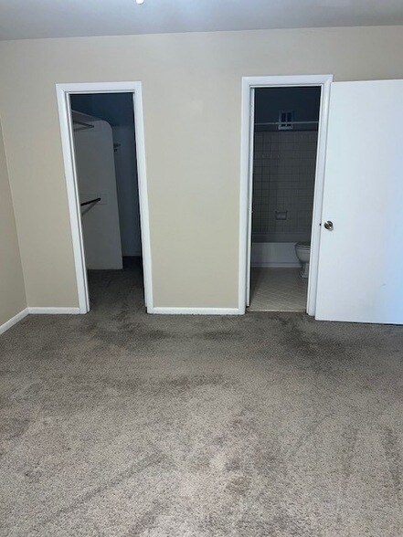 Building Photo - 2601 Hillsboro Pike