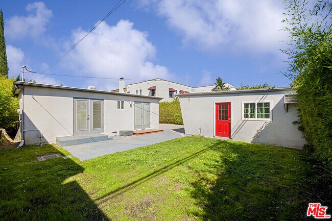 Building Photo - 1610 S Hayworth Ave