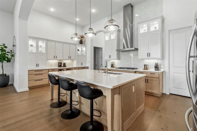 Building Photo - 104 Rainbow Vly Trl