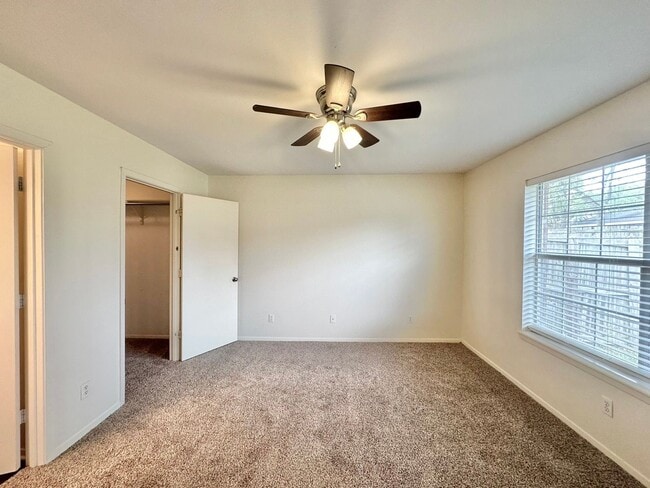 Building Photo - 3-Bedroom Home on Corner Lot in Whitehouse...