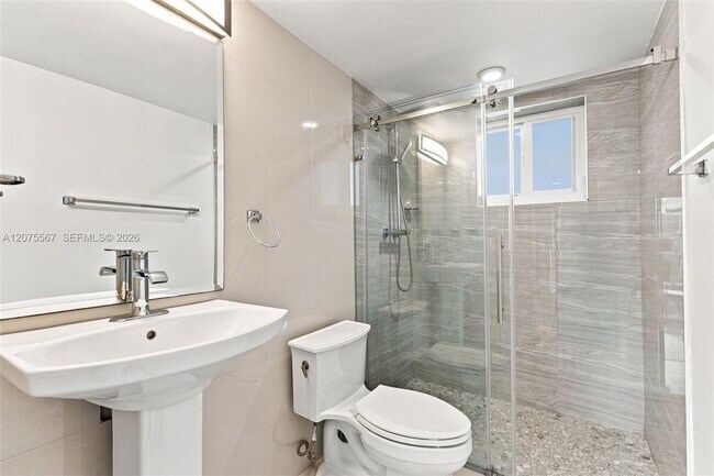 Building Photo - 203 Gulfview Dr