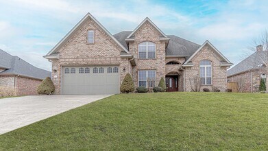 Building Photo - Gorgeous Rogers Home!