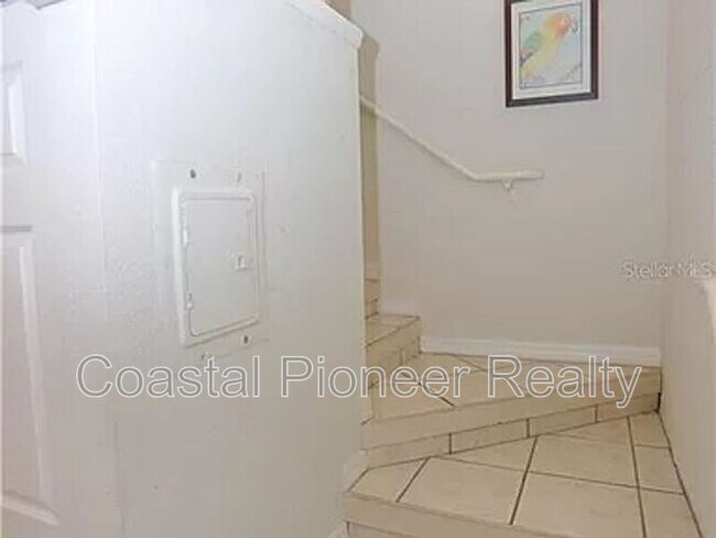 Building Photo - 5035 Sunridge Palms Dr