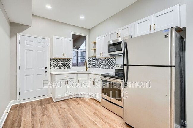 Building Photo - 319 S Mount St