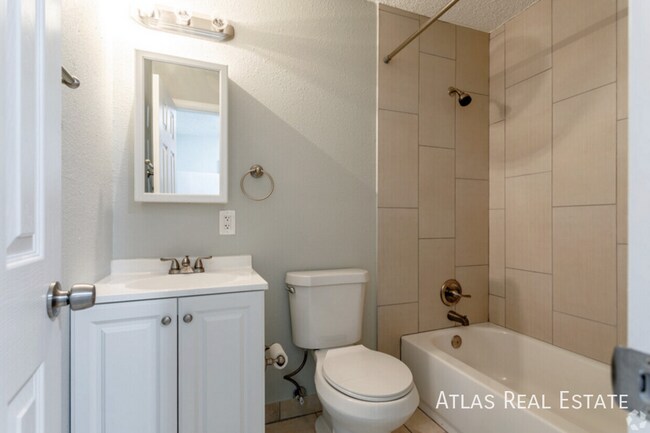 Building Photo - 7155 N Raleigh St