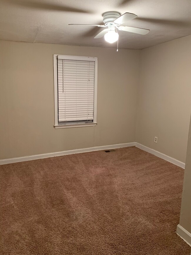 Building Photo - Coming soon! 3 bed house!! Stainless Steel...