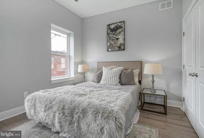 Building Photo - 1917 Pierce St