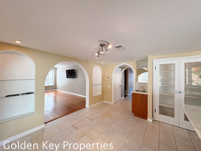 Building Photo - Welcome to this stunning 4-bedroom, 3-bathroom home located in the desirable La Costa neighborhoo...