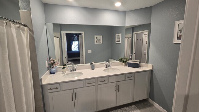 Building Photo - 14281 Heritage Landing Blvd