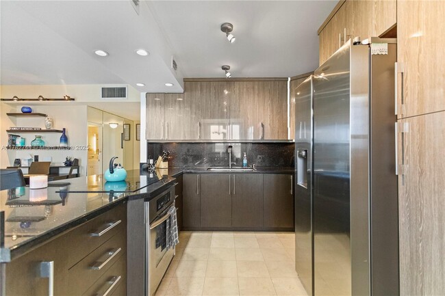 Building Photo - 3800 S Ocean Dr