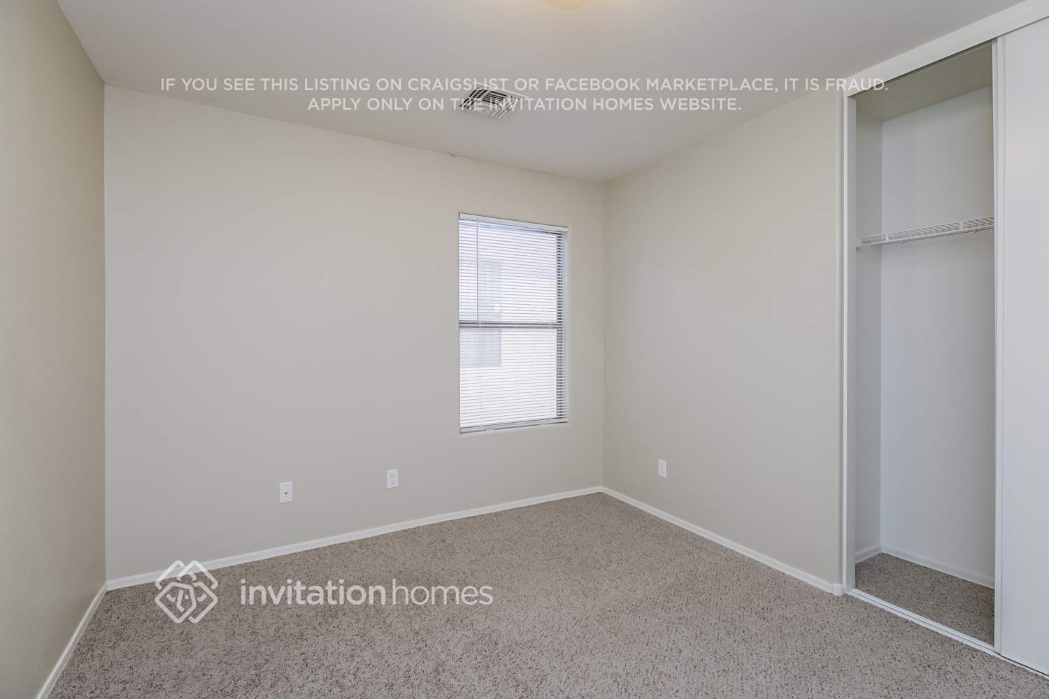 Building Photo - 1715 E Desert Moon Trail