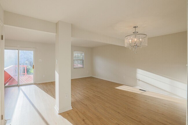 Building Photo - 3342 Garrison Cir