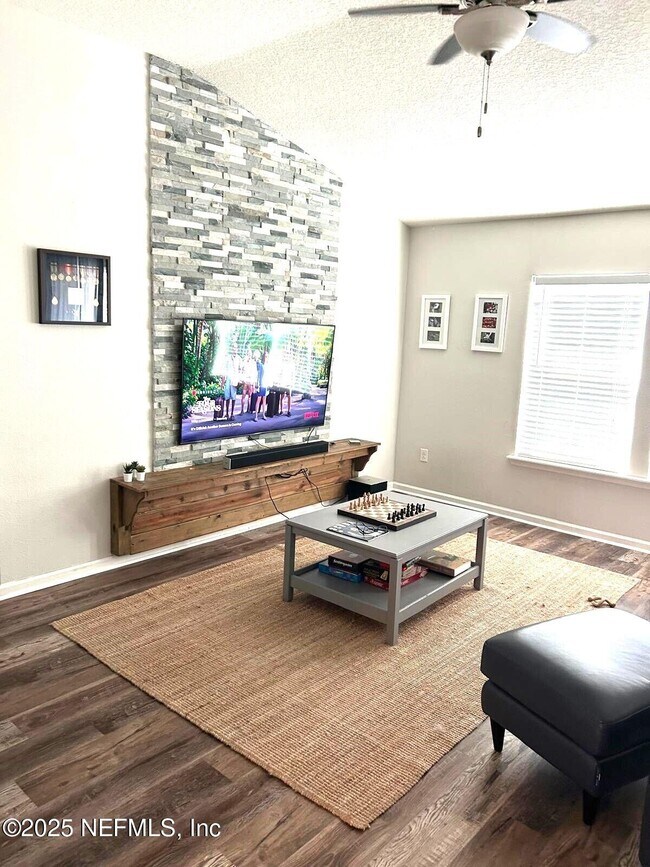 Building Photo - 14808 Durbin Cove Way