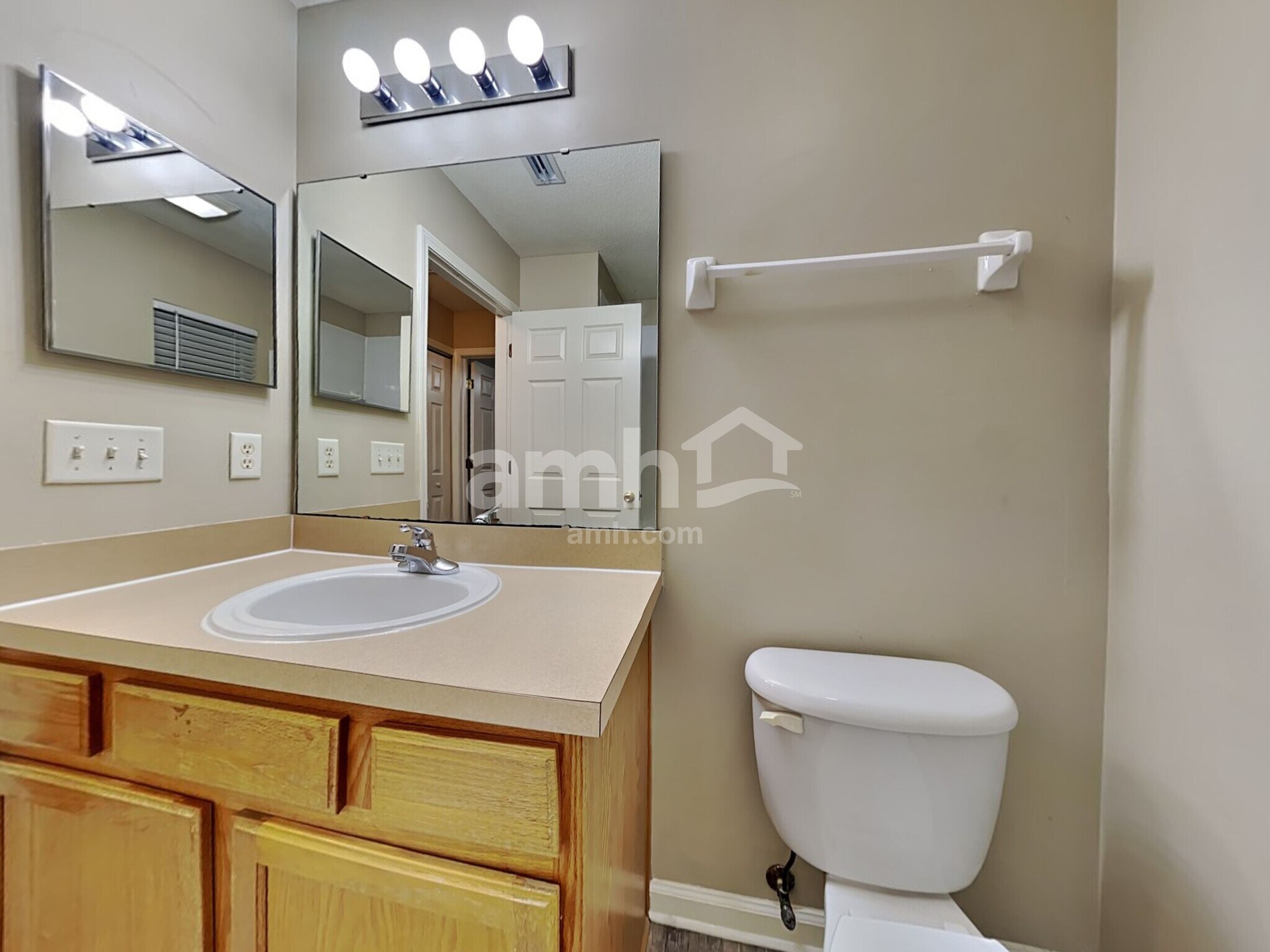 Building Photo - 861110 Worthington Dr