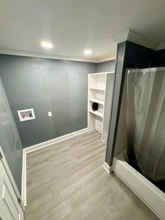 Building Photo - Discover 1501 ½ Clover Street!