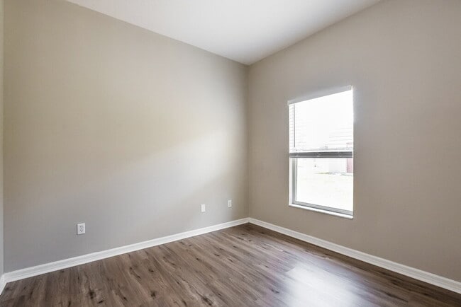 Building Photo - 2730 Star Grass Cir