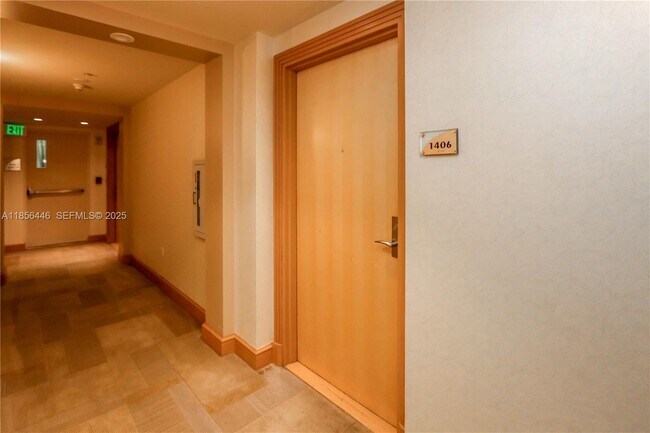 Building Photo - 218 SE 14th St