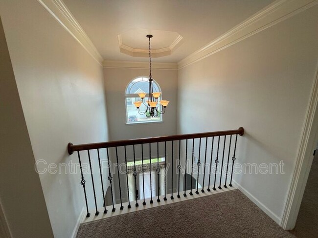 Building Photo - 514 W Holloway Dr