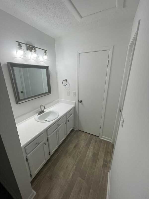 Building Photo - 10163 Guidy Ln